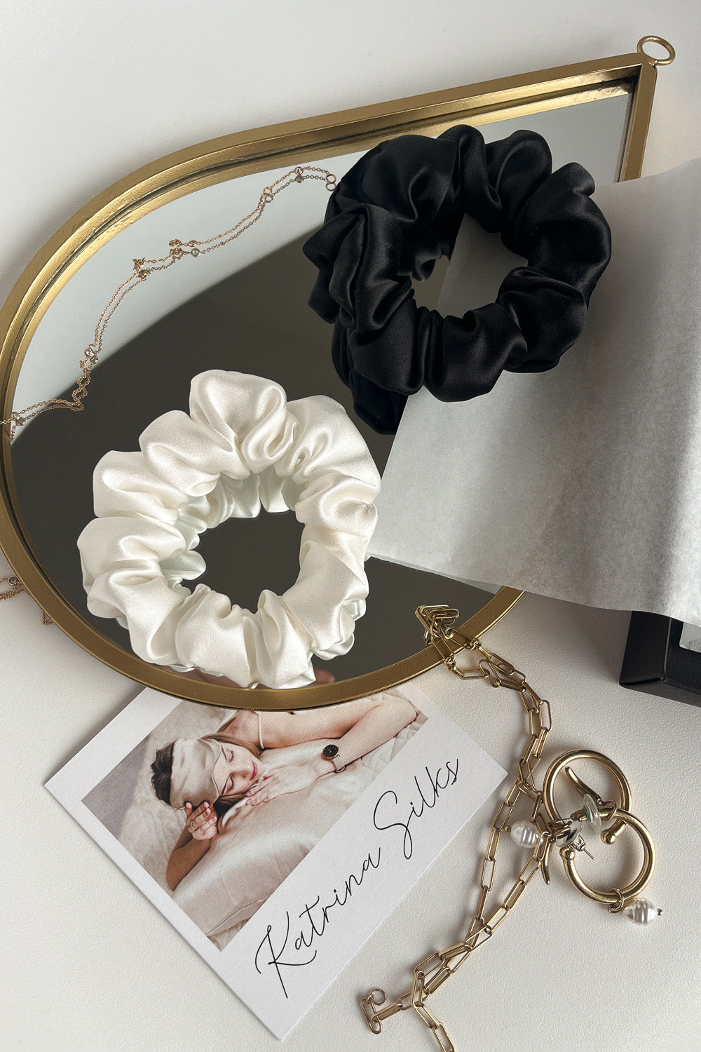 Set of 2 M size natural silk scrunchies - black night & white pearl