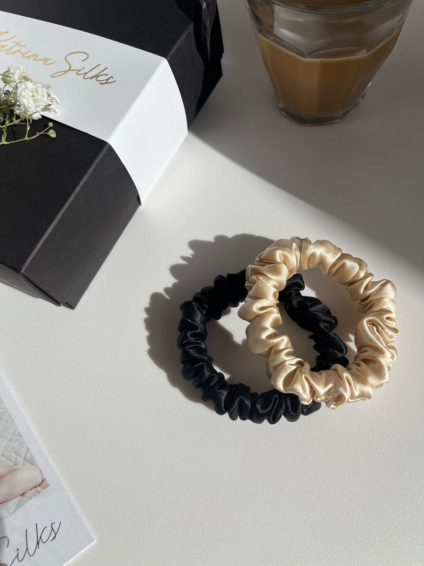 Bestseller Set 2 natural silk scrunchies - Cappuccino Beige & Black Night I S size