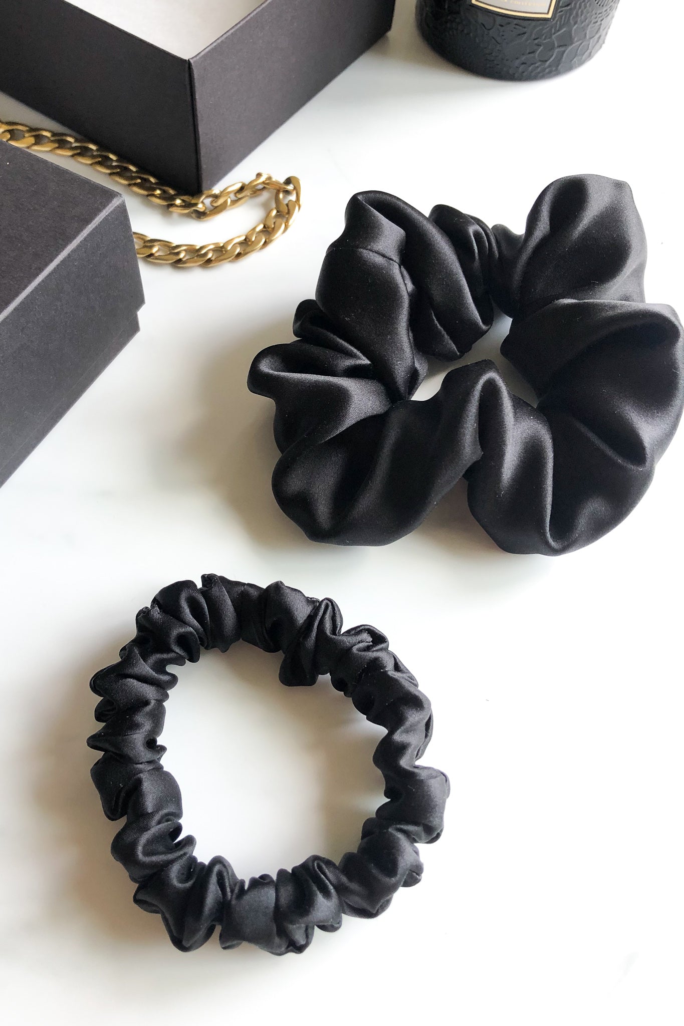 Sporty & Chic - set of 2 scrunchies - L & S size Black Night Katrina Silks