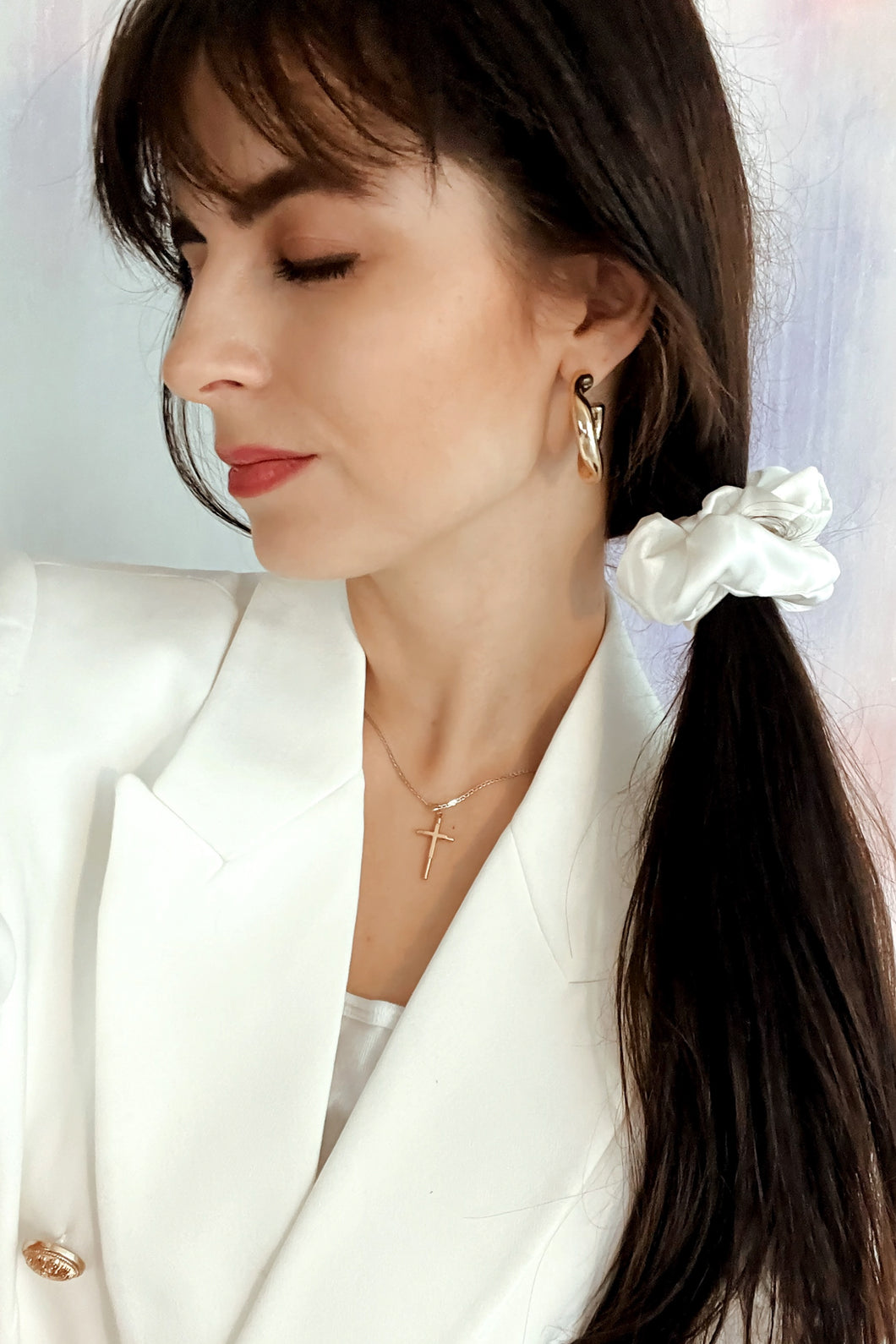 Natural silk scrunchie White Pearl