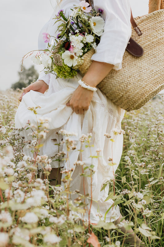 Bloom in White Set I Silk scrunchie & Cosmos seeds