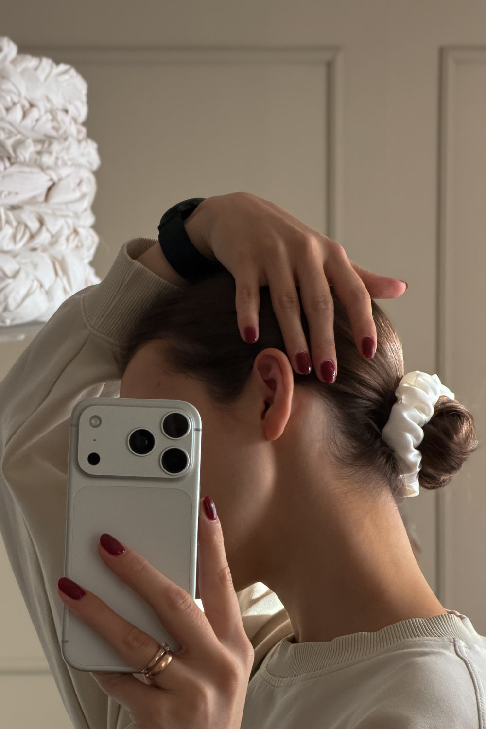 Natural silk scrunchie White Pearl