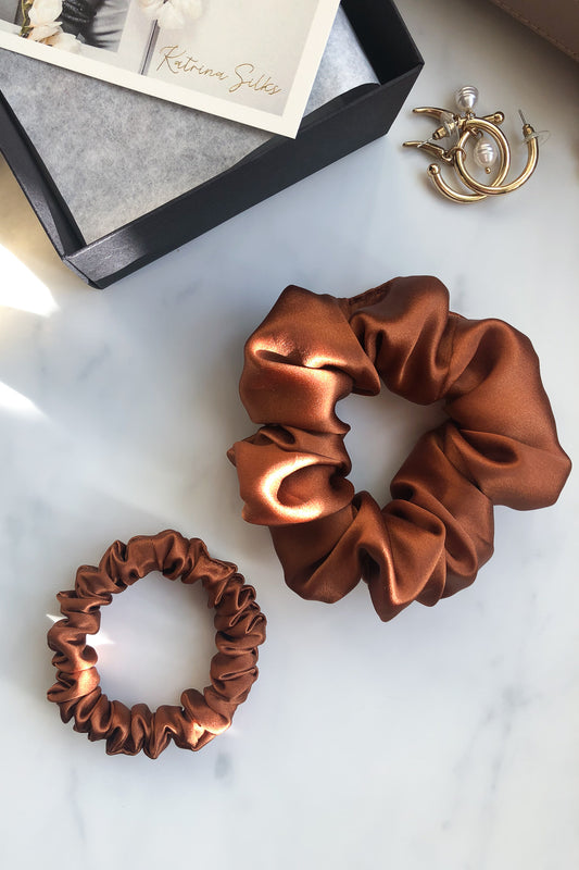Sporty & Chic - set of 2 scrunchies -  L & S size Cannelle Élégante  Katrina Silks   