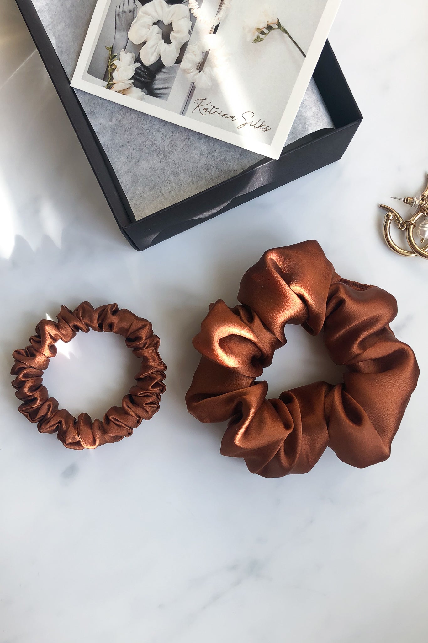 Sporty & Chic - set of 2 scrunchies -  L & S size Cannelle Élégante  Katrina Silks   