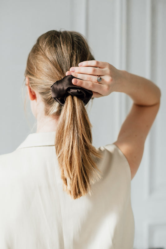 Natural silk scrunchie Chocolate Brown - sample sale Scrunchie Katrina Silks S Chocolate Brown 