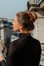 Load image into Gallery viewer, Natural silk scrunchie Cannelle Élégante  Katrina Silks   
